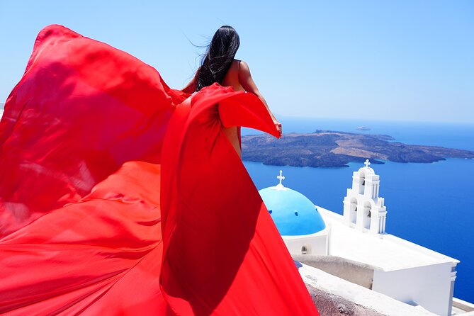 Santorini 2h Private Flying Dress Photoshoot with Transportation - Imerovigli: open views and room for the dress
