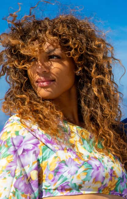 Santorini: 40-minute Photoshoot in Oia - The Photos and Delivery Expectations