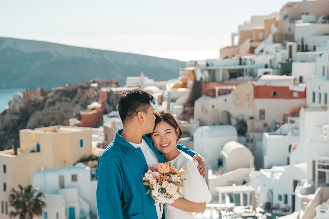 Santorini: Customized Private Photoshoot Walk in Oia - The photographer’s role makes or breaks the experience