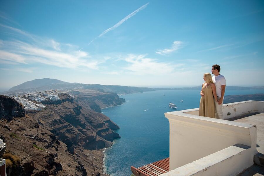 Santorini: Imerovigli or Fira Photoshoot - How the Posing Help Changes the Experience