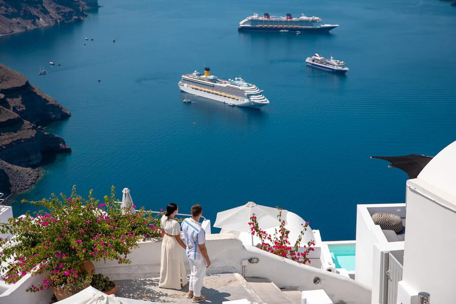Santorini: Imerovigli or Fira Photoshoot - Meeting the Photographer and Finding Your Style