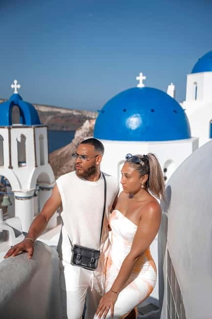 Santorini: Oia Private Couple Photoshoot with 35 Photos - Key points to know before booking
