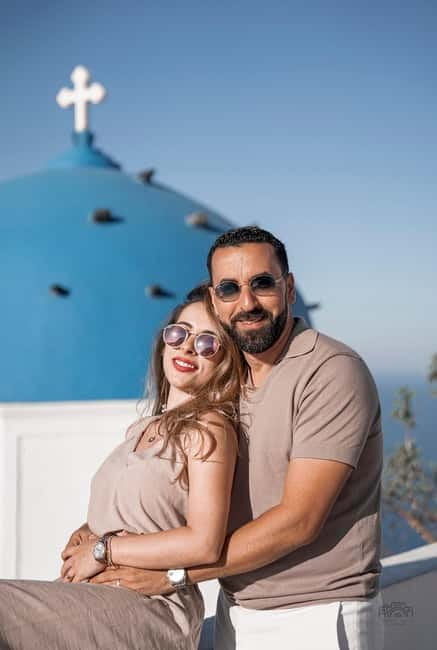 Santorini: Oia Private Couple Photoshoot with 35 Photos - Looking toward the Aegean Sea