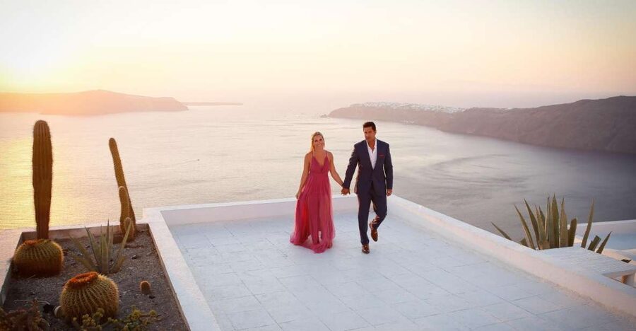Santorini: Photo Shoot with a Private Vacation Photographer - Is $296 good value?