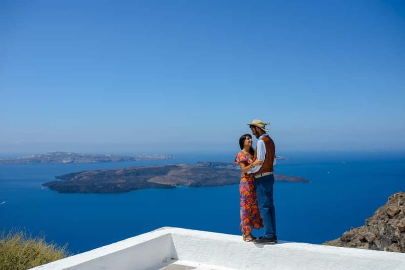 Santorini: Private Oia Village Photoshoot - Whitewashed lanes, rooftops, and Aegean views