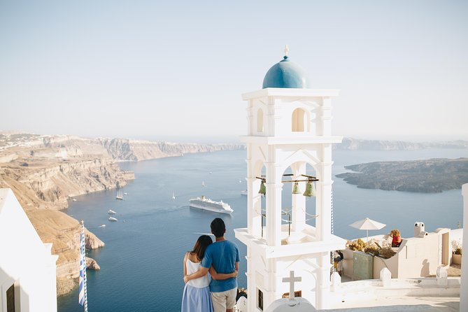 Santorini Walking Tour with a Personal Photographer - Friendly photographers make the biggest difference