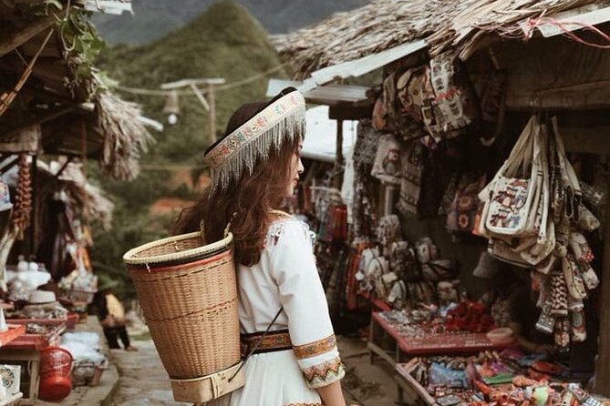 Sapa: Fansipan Cable, Cat Cat Village & Moana Instagram Tour - Guides are the human advantage