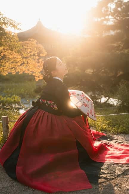 Seoul: Professional Hanbok Photography at Gyeongbok Palace - Geunjeongjeon and the palace setting