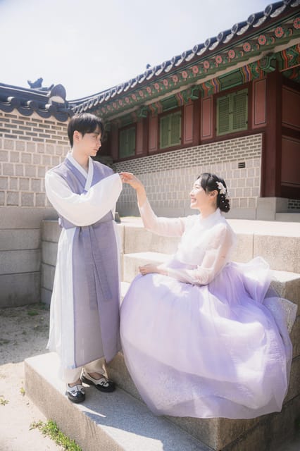 Seoul: Professional Hanbok Photography at Gyeongbok Palace - Photos, Polaroids, and the delivery timeline