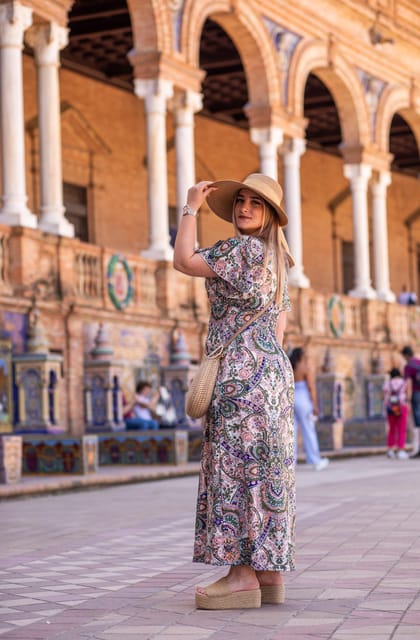 Seville: Professional Photoshoot at Plaza de España - Plaza de España: grand architecture and careful positioning
