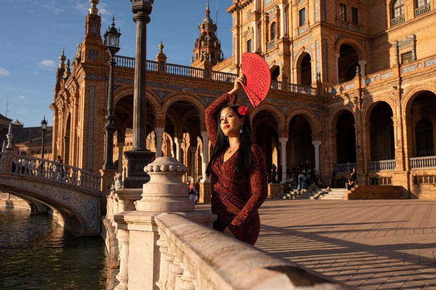 Seville: Professional Photoshoot at Plaza de España - Parque de María Luisa adds a softer setting