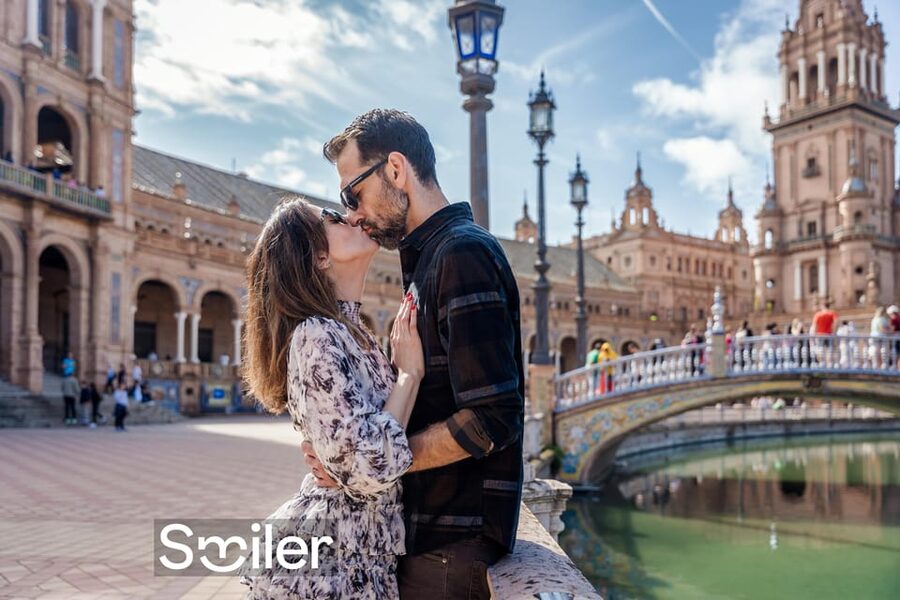 Seville: Professional Photoshoot at Plaza de España - The VIP option and Plaza de América