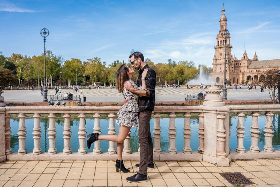 Seville: Professional Photoshoot at Plaza de España - What the $90 group price really means