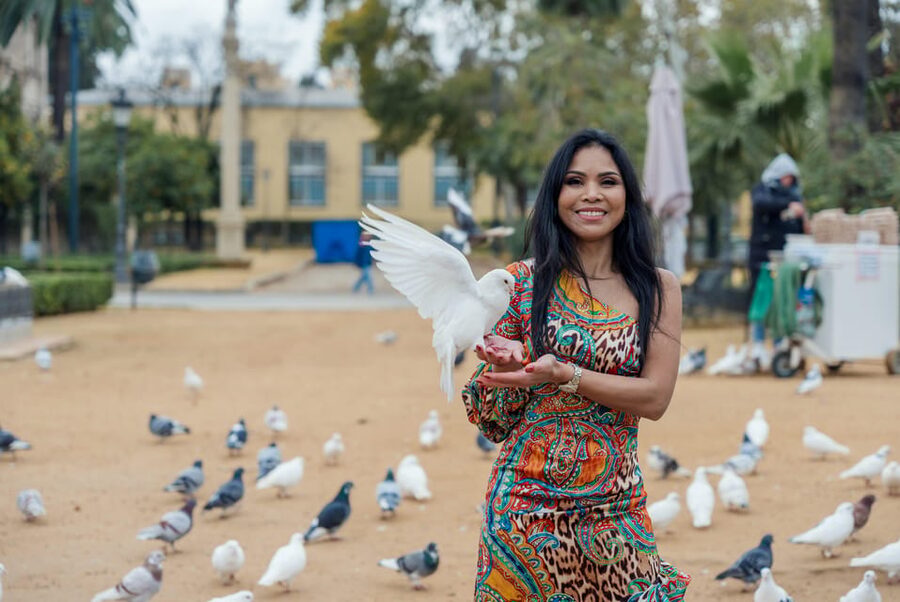 Seville: Professional Photoshoot at Plaza de España - Starting at Torre Norte