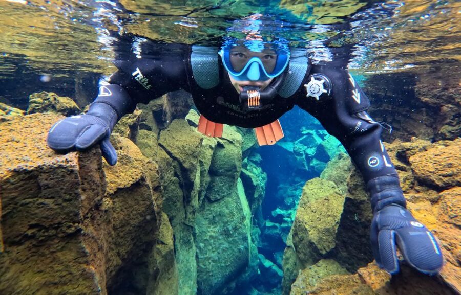 Silfra: Fissure Snorkeling Tour with Underwater Photos - The return walk and warm finish