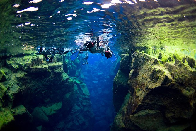Snorkel the Silfra Fissure-Meet on Location (Free Photos & Cocoa) - Six-person groups and the waiting problem