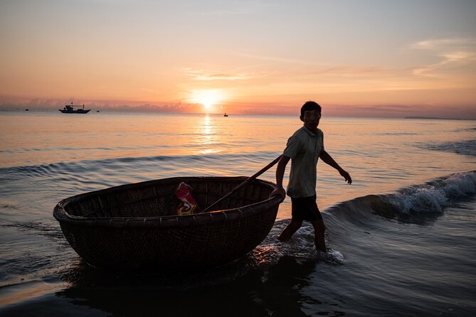Sunrise Photography Tour in Vietnam Fishing Village - Composition lessons for crowded scenes