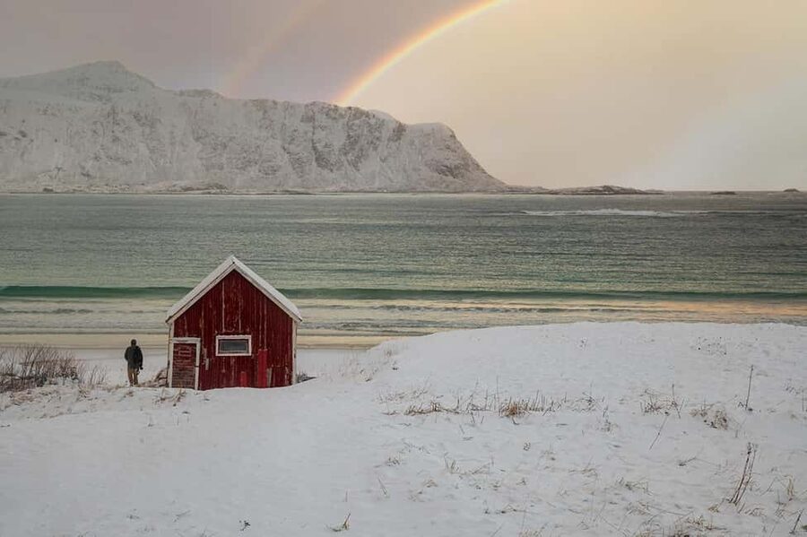 Svolvær: Reine, Hamnøy, Sakrisøy: Photographer’s Dream Tour - Sakrisøy: colour, seafood, and a longer break
