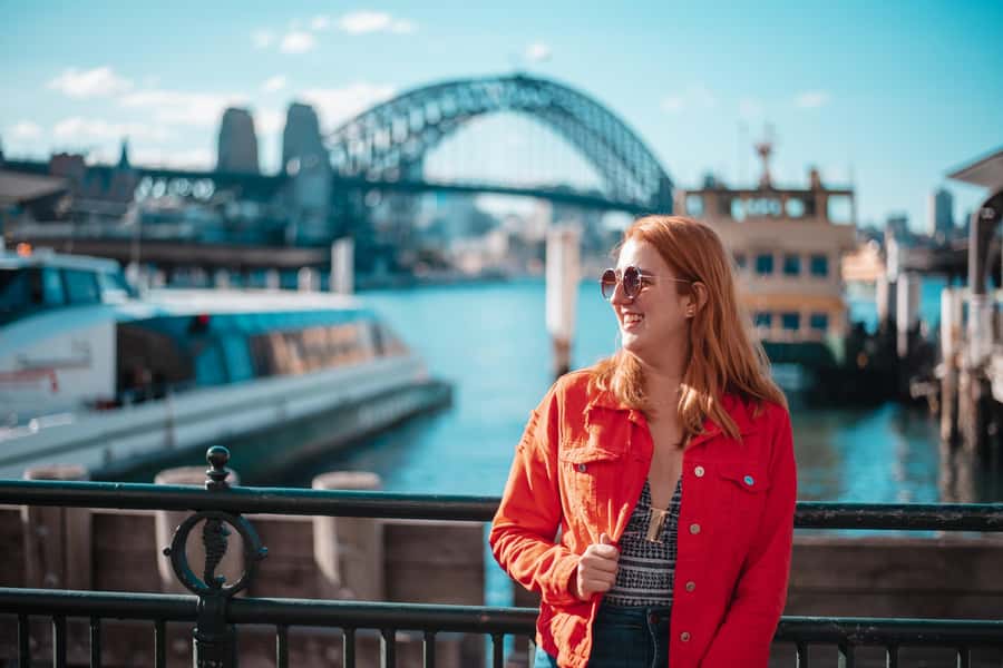 Sydney: Private Photoshoot outside the Opera House - A short photo session with a big Sydney backdrop