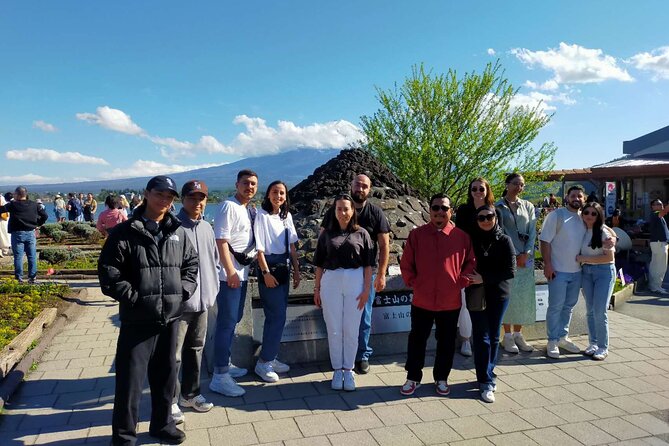 Tokyo: Instagram-Worthy Mt Fuji & Lake Kawaguchiko Day Trip - Oshino Hakkai and its eight clear springs