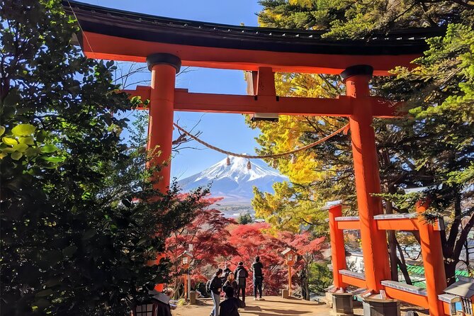 Tokyo: Instagram-Worthy Mt Fuji & Lake Kawaguchiko Day Trip - Lake Kawaguchiko and the seasonal final stop