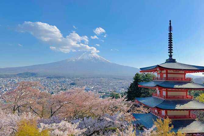 Tokyo: Instagram-Worthy Mt Fuji & Lake Kawaguchiko Day Trip - Climbing to Chureito Pagoda at Arakurayama Sengen Park