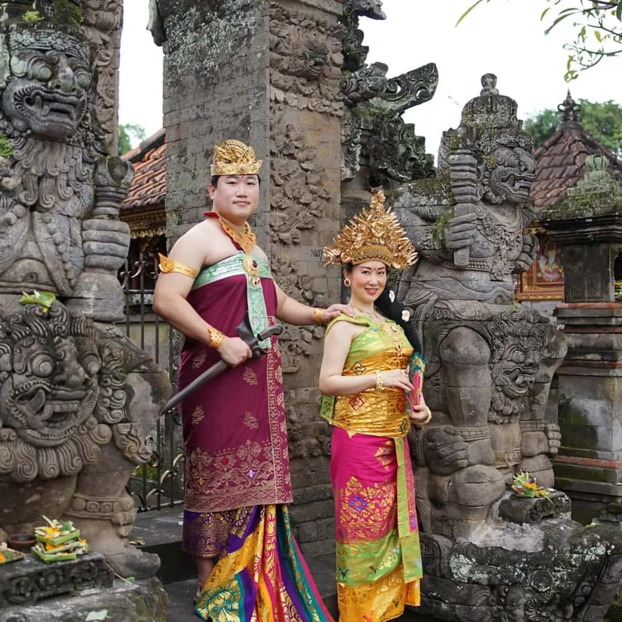 Ubud: Balinese Costume Photoshoot with Make Up - What this Balinese portrait experience actually offers