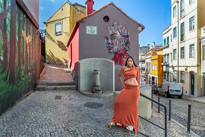 Vacation Photographer in Lisbon – Private, Professional and Fun! - Walking Alfama’s Winding Alleys