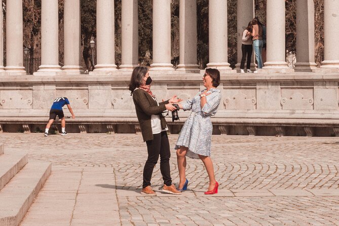 Vacation photographer. Madrid Photo Shoot. Take home more than just a selfie! - Plaza Mayor for Warm, Classic Madrid Photos