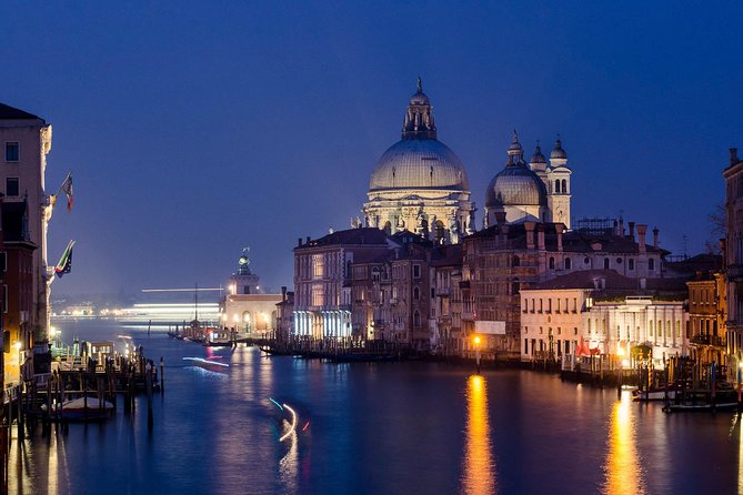 Venice Photography Masterclass - Private Photography Lesson - Ponte dell’Accademia and changing angles