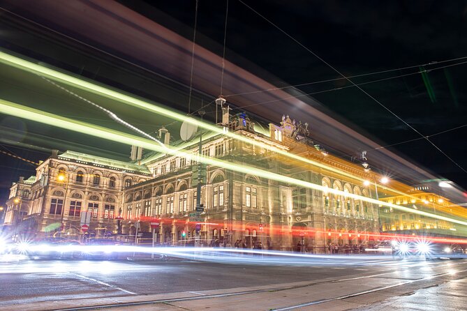 Vienna at night! Private photo tour of Vienna's most beautiful buildings - Photography instruction for iPhones and cameras