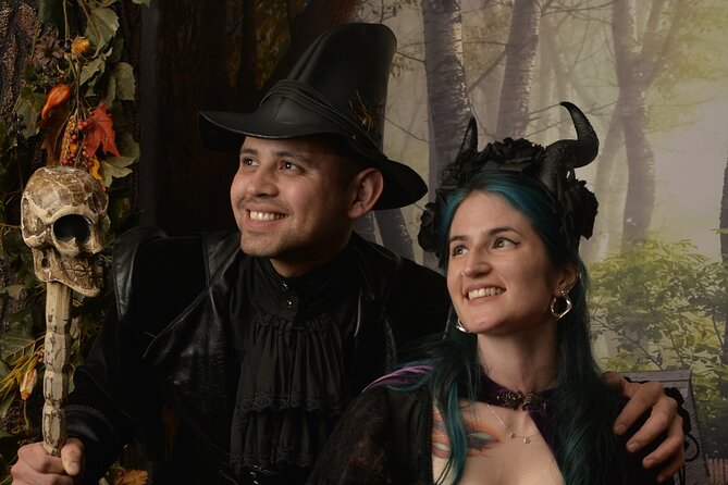Witch Costume Photo Shoot - Olde Salem Village theatrical set - Planning your Salem photo stop