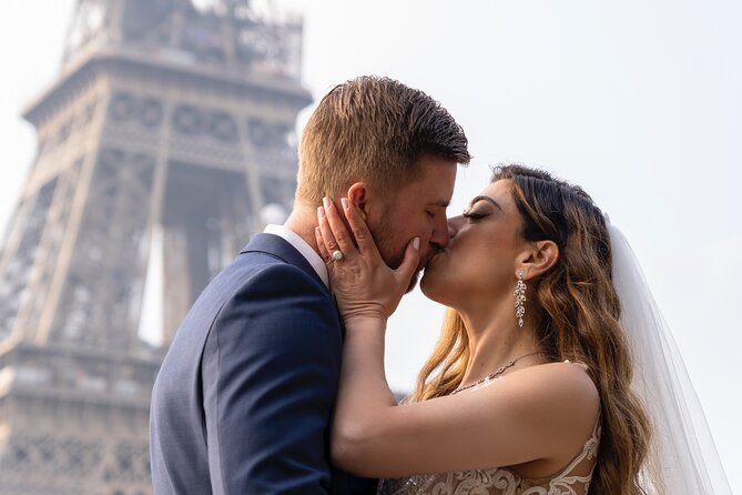 Your best pictures in Paris 1h Private photoshoot - Posing help for people who feel awkward on camera